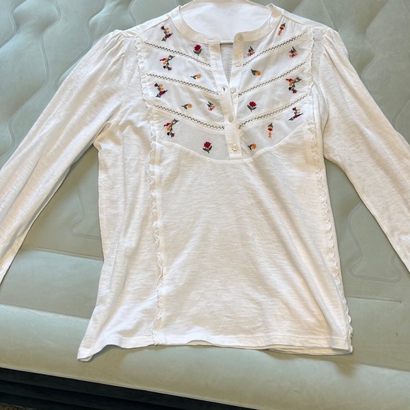 This is a lucky brand blouse, medium white - Picture 1 of 2